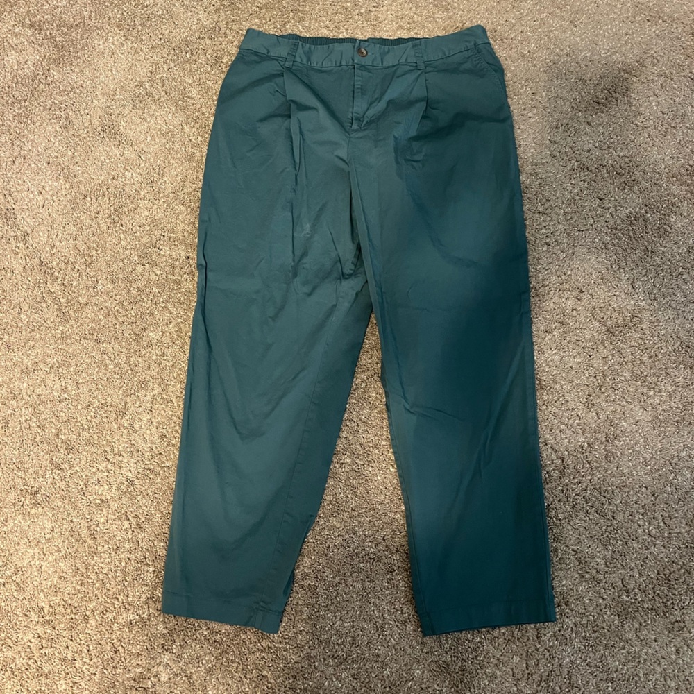 A New Day Woman’s Lightweight Green Pants